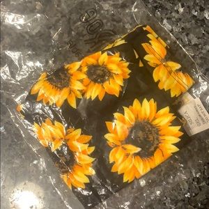 LuLaRoe BRAND NEW Kids Sunflower Leggings